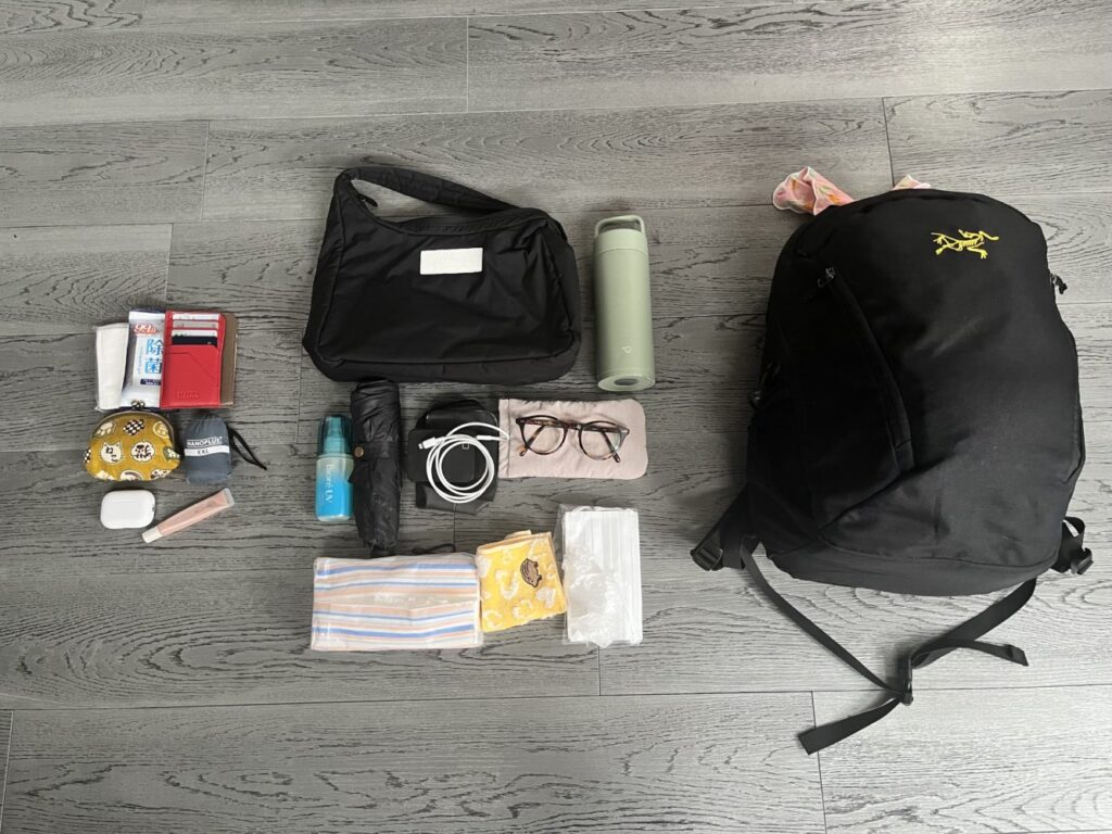 荷物の持ち歩きパターンの写真画像